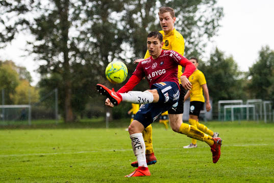 Örgrytes Lukas Browning Lagerfeldt jagas av Löddes