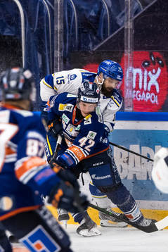 Leksands Otto Paajanen och Växjös Teemu Eronen