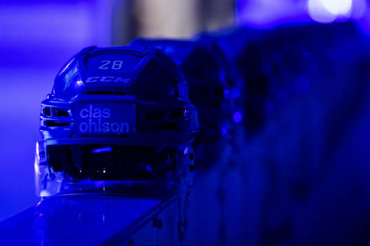 Leksands hjälm innan ishockeymatchen i SHL mellan Leksand