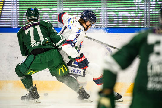 Färjestads Jesse Virtanen och Linköpings Filip Berglund