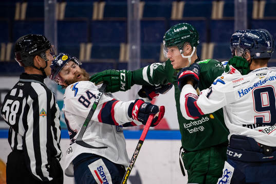 Linköpings Jimmy Andersson och Färjestads Gustav Rydahl