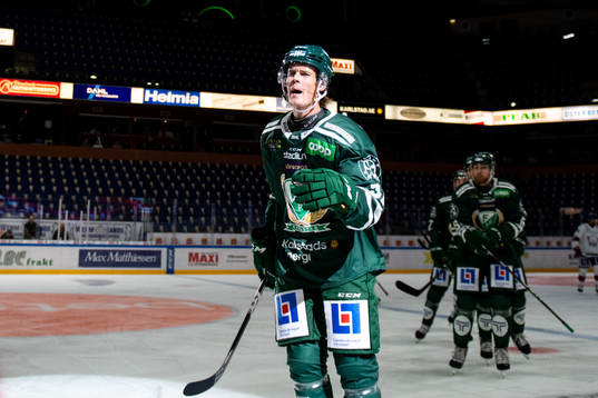 Färjestads Carl Jakobsson jublar