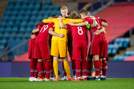 Erling Braut Haaland and the players of Norway