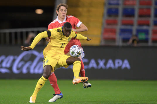 Ken Sema of Sweden and Mario Fernandes of Russia