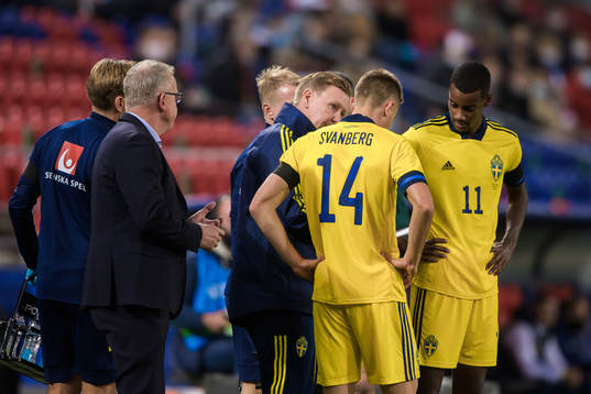 Mattias Svanberg and Alexander Isak with assistant coach