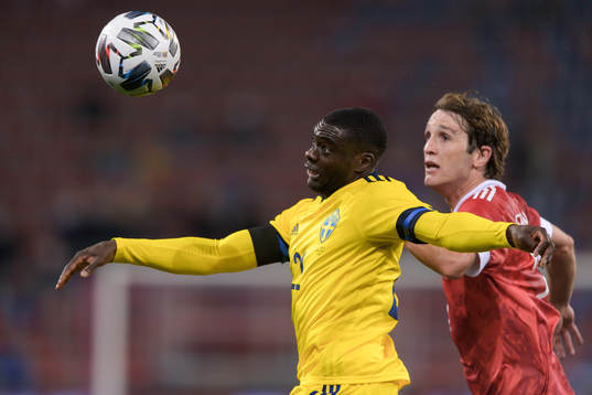 Ken Sema of Sweden and Mario Fernandes of Russia