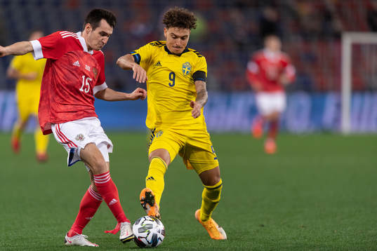 Vyacheslav Karavaev of Russia and Jordan Larsson of Sweden