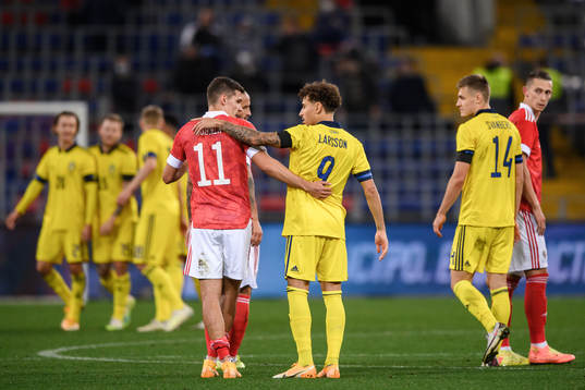 Roman Zobnin of Russia and Jordan Larsson of Sweden