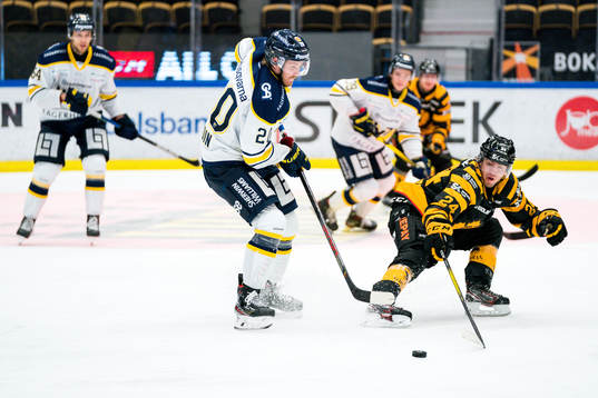 s Linus Sandin och Skellefteås Andreas Wingerli