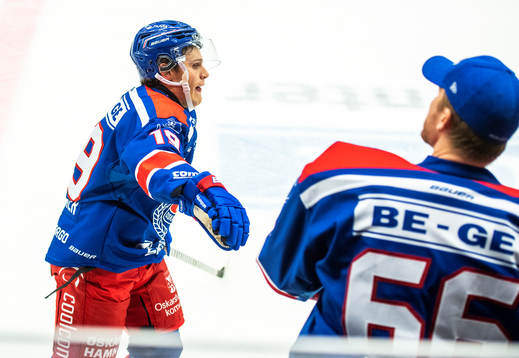 Oskarshamns Tyler Kelleher  jublar