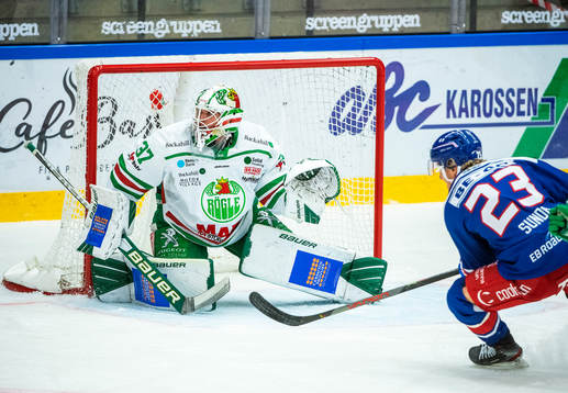 Rögles målvakt Johan Gustafsson och Oskarshamns Oscar
