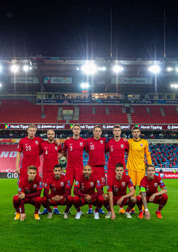 Norway's starting eleven pose for a team photo