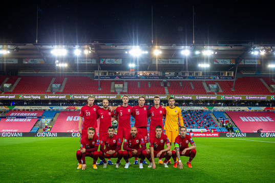 Norway's starting eleven pose for a team photo