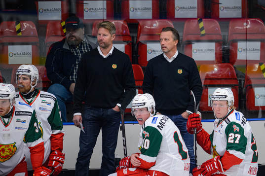 Moras tränare Johan Hedberg och assisterande tränare