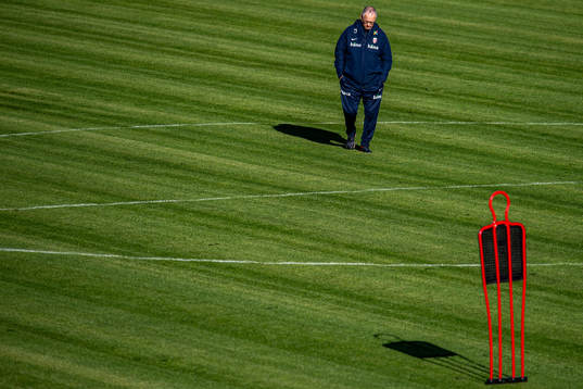 Bläddra bland fler bilder av Football, Nations League, Norway, training