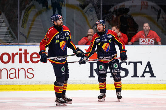 Djurgårdens Niclas Bergfors och Dick Axelsson deppar