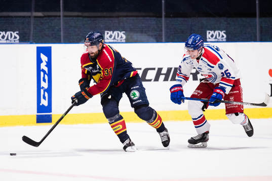 Djurgårdens Dick Axelsson och Oskarshamns Filip Karlsson