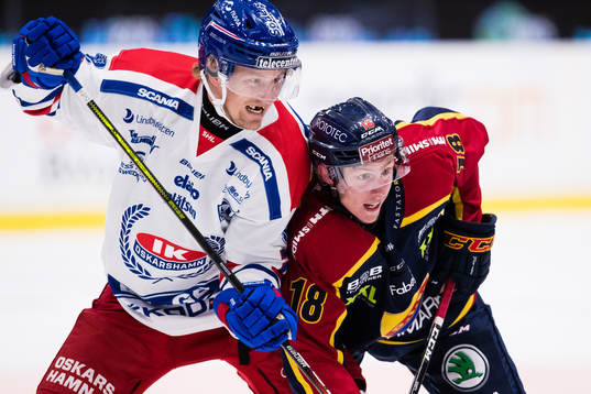 Oskarshamns Oscar Sundh och Djurgårdens Simon Johansson