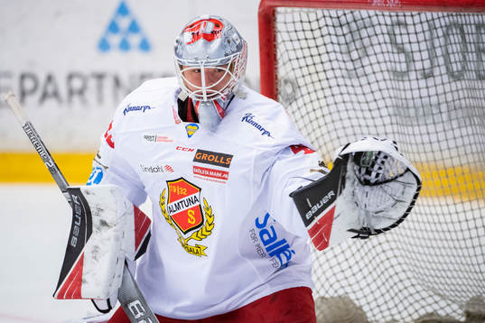 Almtunas målvakt Filip Larsson