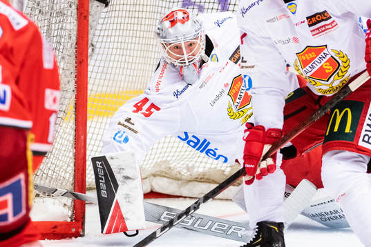 Almtunas målvakt Filip Larsson