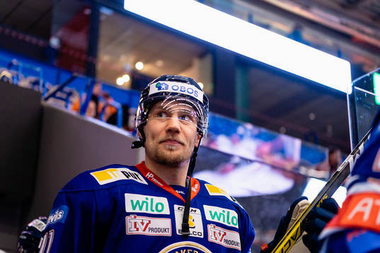 Växjös Ilari Melart före ishockeymatchen i SHL mellan