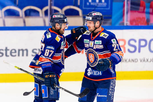 Växjös Robert Rosén och Martin Lundberg jublar