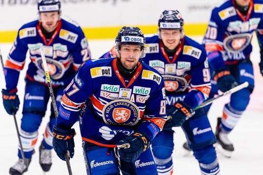 Växjös Robert Rosén jublar