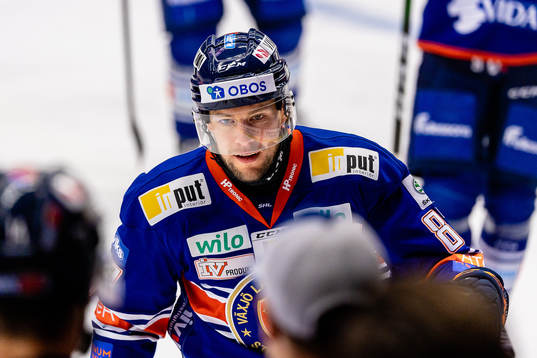 Växjös Robert Rosén jublar