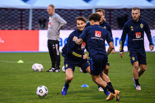 Albin Ekdal and Jordan Larson of the Swedish national