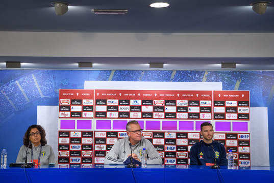 Press officer Ester Kristiansson, head coach Janne