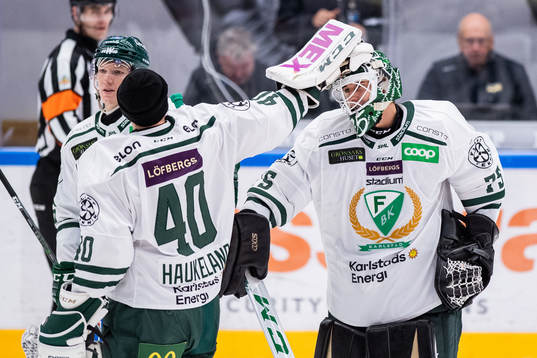 Färjestads målvakt Henrik Haukeland och målvakt Arvid
