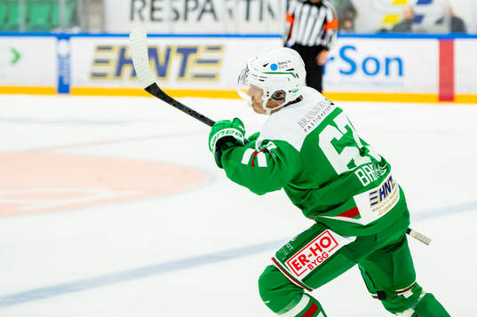 Rögles Leon Bristedt jublar