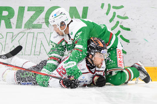 Örebros Jonathan Andersson och Rögles Leon Bristedt