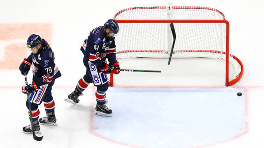 Linköpings Patrik Lundh och Broc Little deppar - Broc