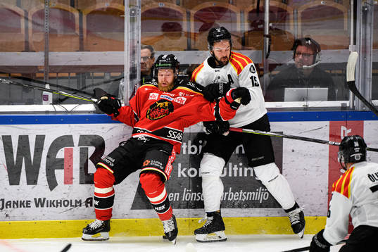 Luleås Linus Klasen och Brynäs Simon Bertilsson
