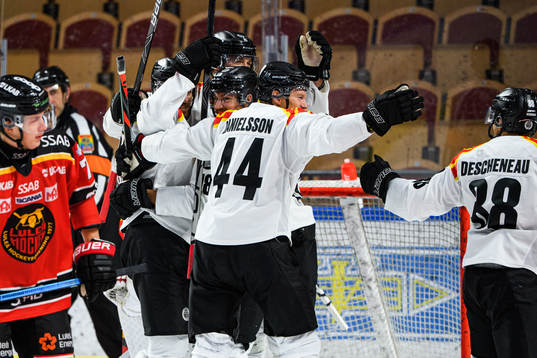Brynäs Emil Molin jublar