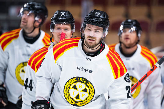 Brynäs Emil Molin jublar