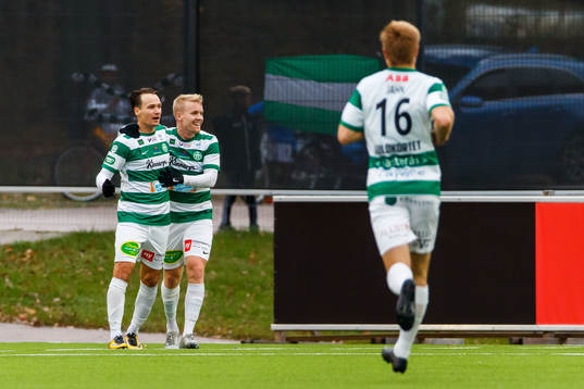 Västerås Viktor Prodell jublar med lagkamrater