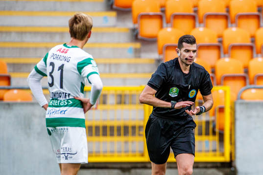 Västerås Albin Sporrong och domare Enzo Vesprini