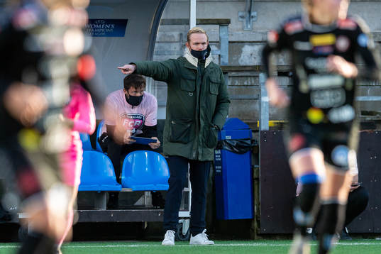Rosengårds tränare Jonas Eidevall reagerar