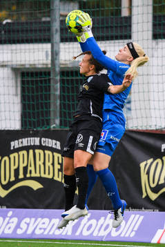 Göteborgs Julia Zigiotti Olme och Uppsalas målvakt Emma