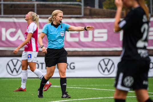 Domare Sara Persson dömmer straff till Göteborg