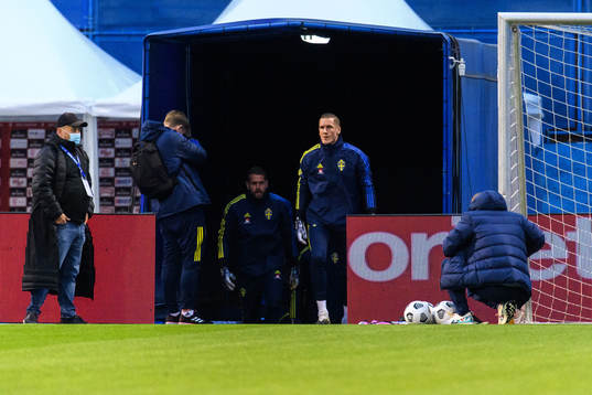 Goalkeeper Robin Olsen of Sweden enters the pitch