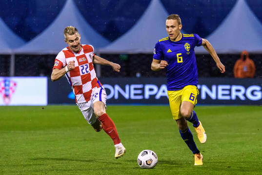 Dario Melnjak of Croatia and Ludwig Augustinsson  of Sweden