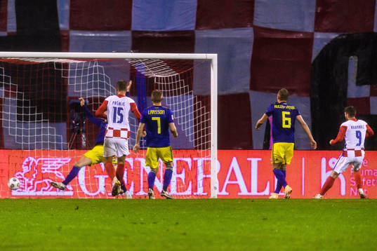Andrej Kramaric of Croatia scores the 2-1 goal