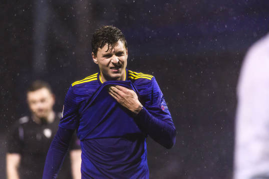 Victor Nilsson Lindelöf of Sweden looks dejected