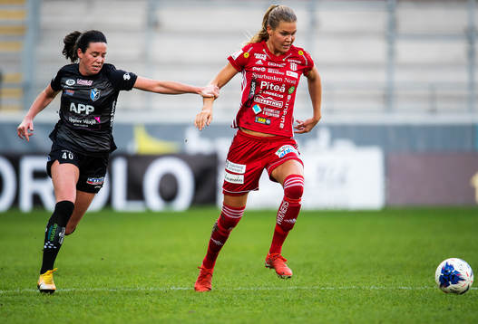 Piteås Nina Jakobsson och Växjös Phobe Lynch McClernon