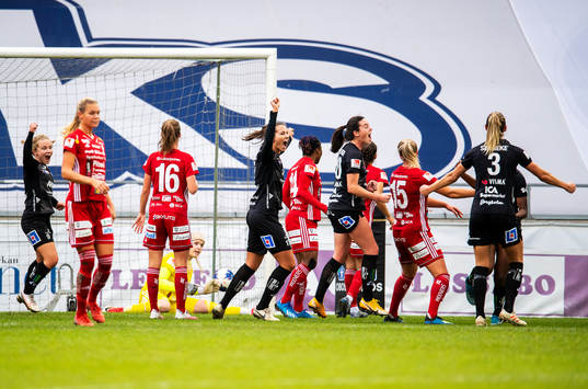 Växjös spelare jublar