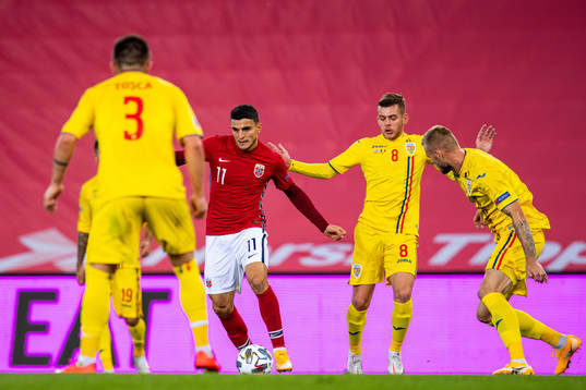 Mohamed «Moi» Elyounoussi of Norway and Alexandru