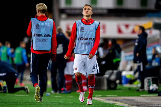 Leo Skiri Østigård of Norway warms up